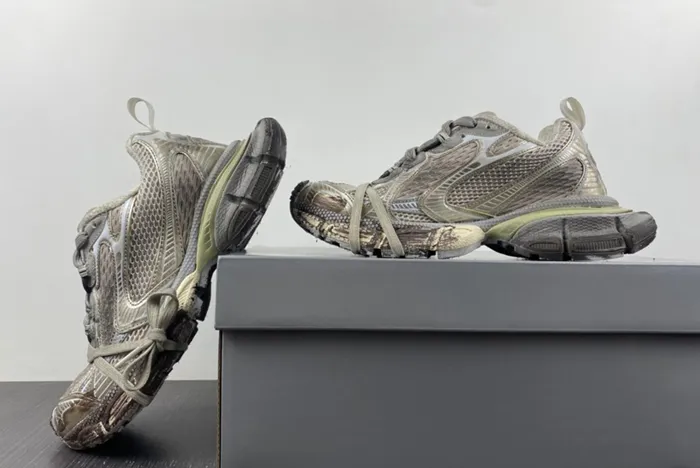 Ba*len*cia*ga triple 734734 w3xl7 9191