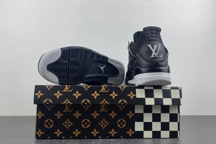 Air Jordan 4 *LV  LV6927-001