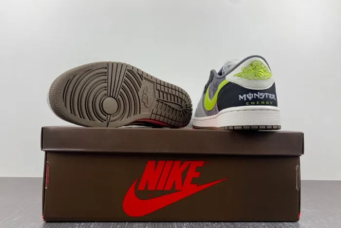 Air Jordan 1 Retro Low Travis Scott CZ0790-043