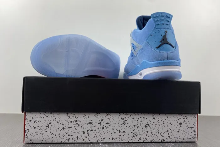 Air Jordan 4 Retro UNC PE AJ4 1032070