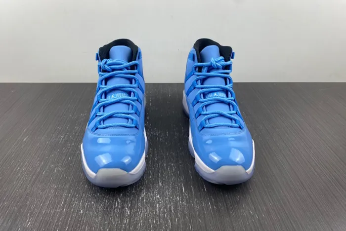 Air Jordan 11 Pantone 717602-900