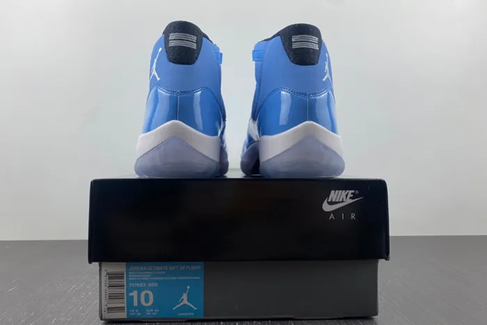 Air Jordan 11 Pantone 717602-900