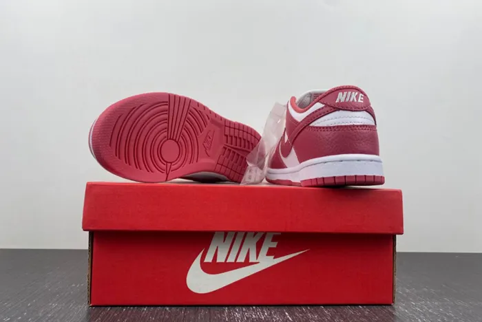 NIKE DUNK LOW SP ORANGE PEARL DC9564-111