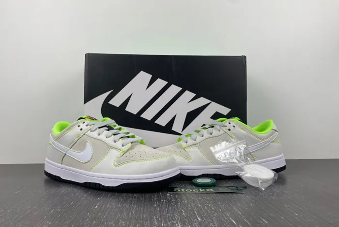 Dunk Low Oregon PE Ducks of a Feather FQ7260-001