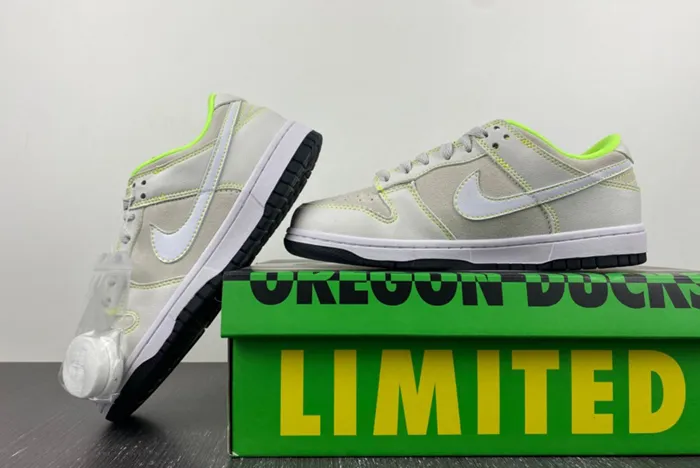 Dunk Low Oregon PE Ducks of a Feather FQ7260-001