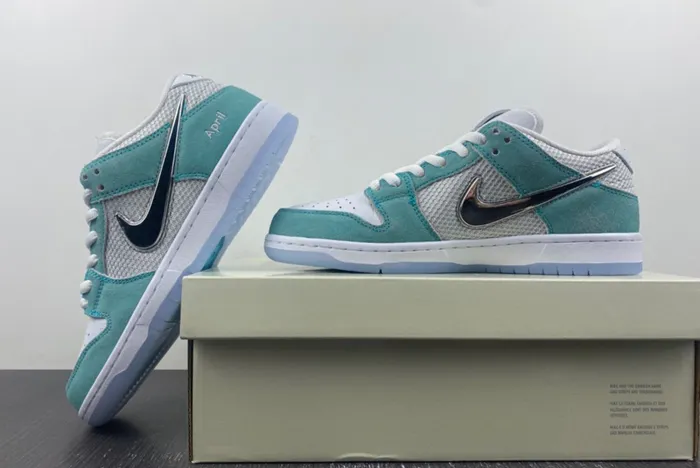 Dunk SDCAI*NIKE SB Low FD2562-400