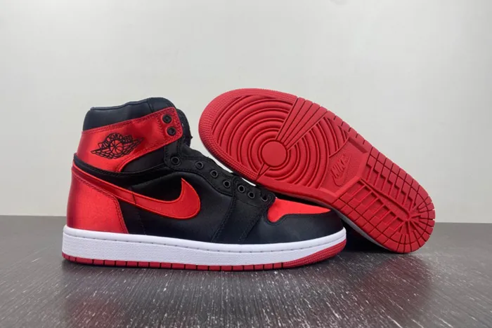 Air Jordan 1 High OG WMNS Satin Bred FD4810-061