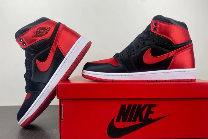 Air Jordan 1 High OG WMNS Satin Bred FD4810-061