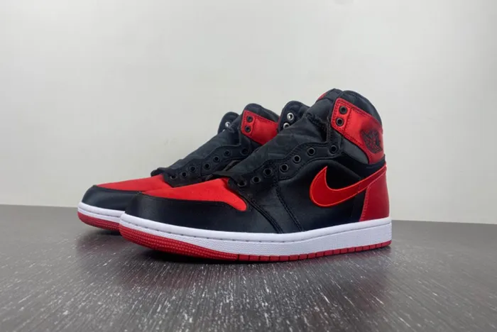 Air Jordan 1 High OG WMNS Satin Bred FD4810-061
