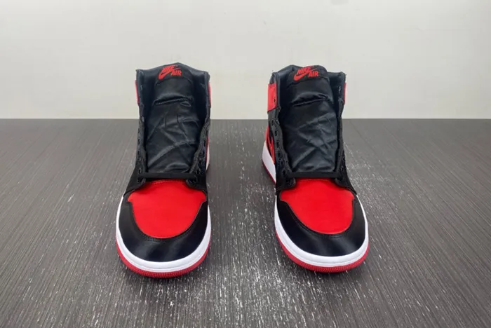 Air Jordan 1 High OG WMNS Satin Bred FD4810-061