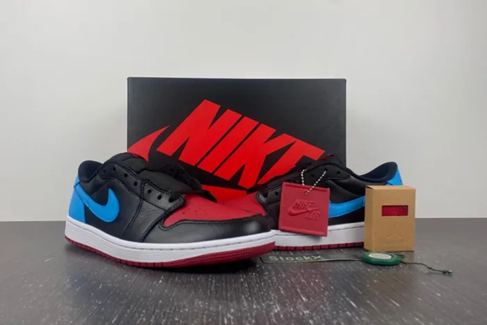 Air Jordan 1 Low OG WMNS UNC to Chicago CZ0775-046