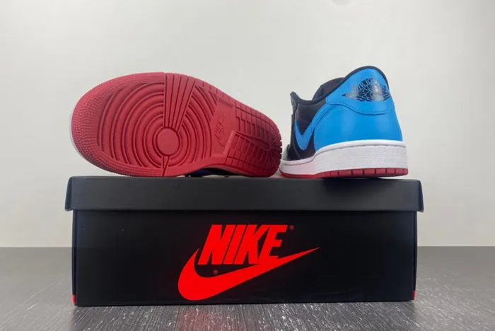 Air Jordan 1 Low OG WMNS UNC to Chicago CZ0775-046