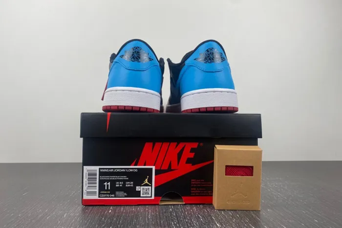Air Jordan 1 Low OG WMNS UNC to Chicago CZ0775-046