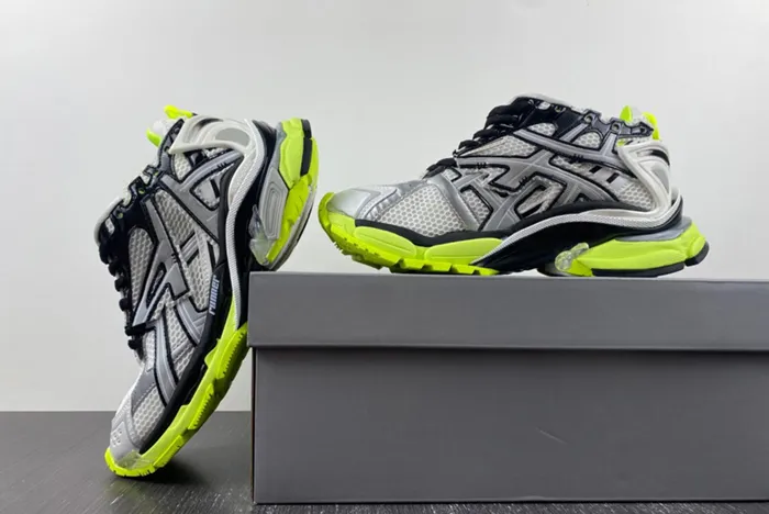 Ba*len*cia*ga -runner 677402 w3rbw 1093