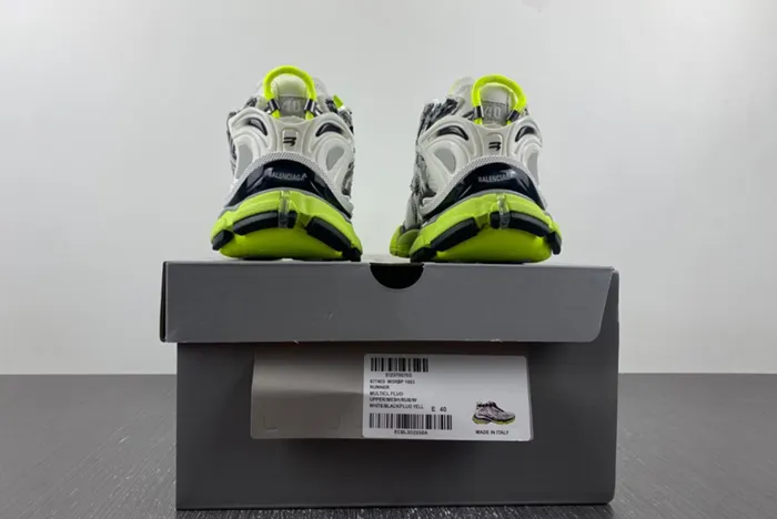 Ba*len*cia*ga -runner 677402 w3rbw 1093