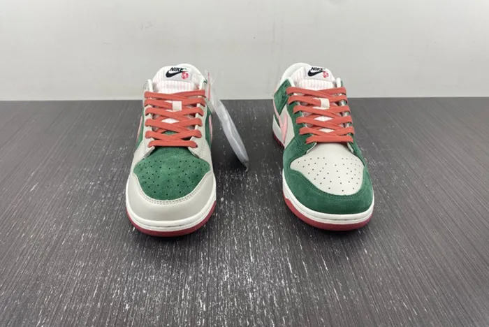 Nike Dunk Low All Petals United FN8923-061