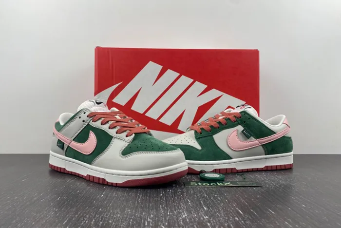 Nike Dunk Low All Petals United FN8923-061