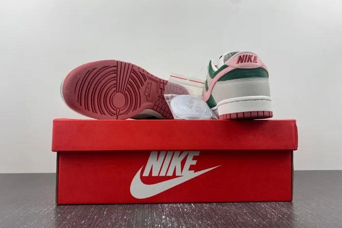 Nike Dunk Low All Petals United FN8923-061