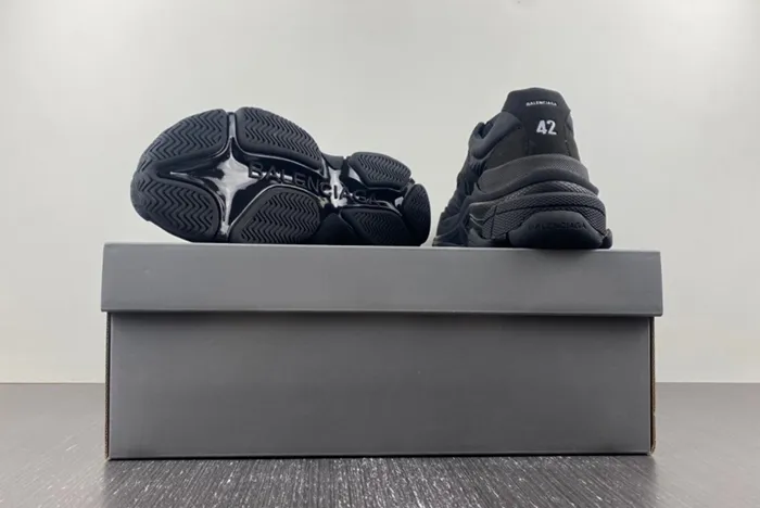 Ba*len*cia*ga -phantom sneaker 710157 w3cu1 1000