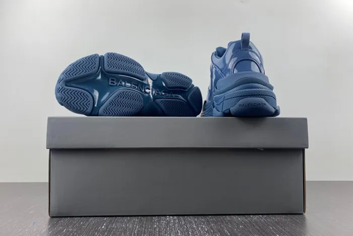 Ba*len*cia*ga -phantom sneaker 734954 w2paa 4000