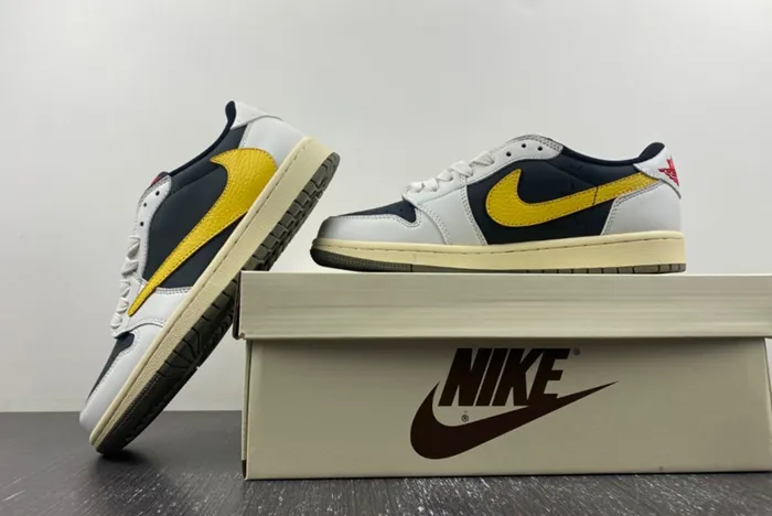 Travis Scott x Air Jordan 1 Low DM7866-982