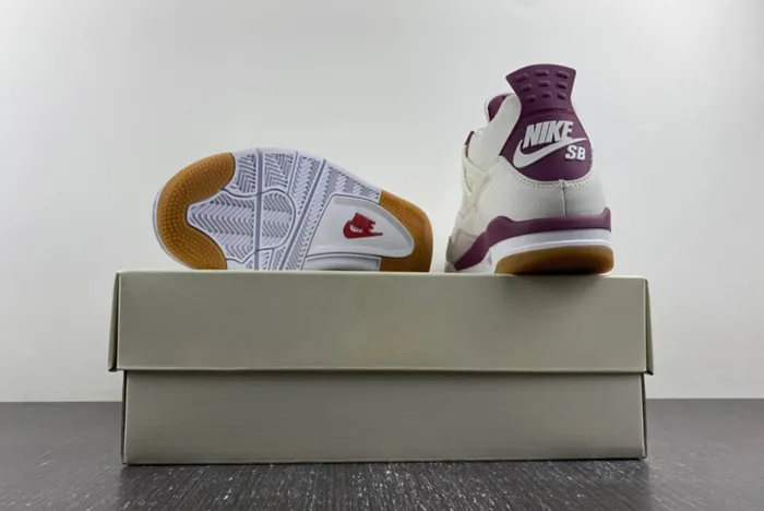 SB x Jordan 4 Sapphire DR5415-102