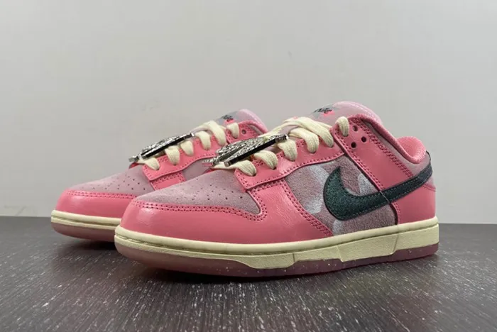 Nike Dunk Low Barbie FN8927-621