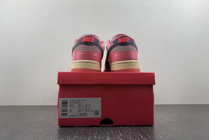 Nike Dunk Low Barbie FN8927-621