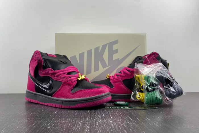 Run The Jewels x Nike SB Dunk Low DX4356-600