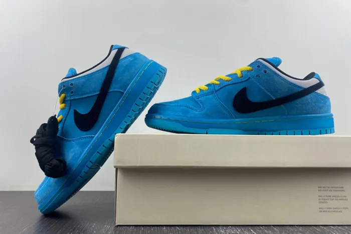 The Powerpuff Girls x Nike SB Dunk Low Buttercup FZ8319-300