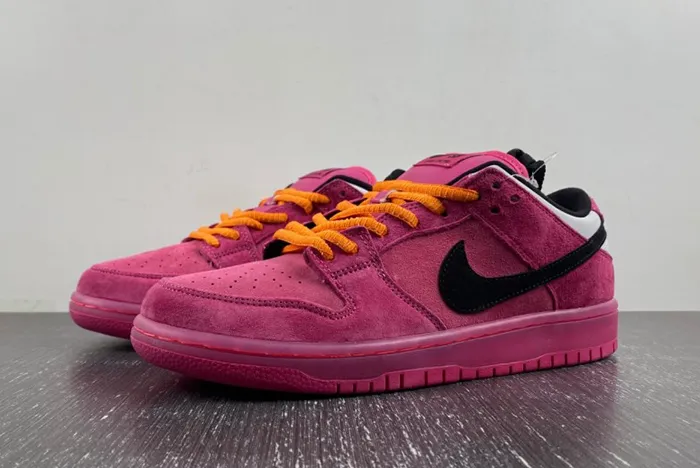 The Powerpuff Girls x Nike SB Dunk Low Buttercup FZ8319-600
