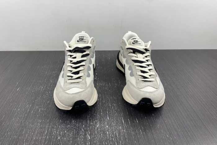 Sacai x VaporWaffle Tour Yellow DD1875-101