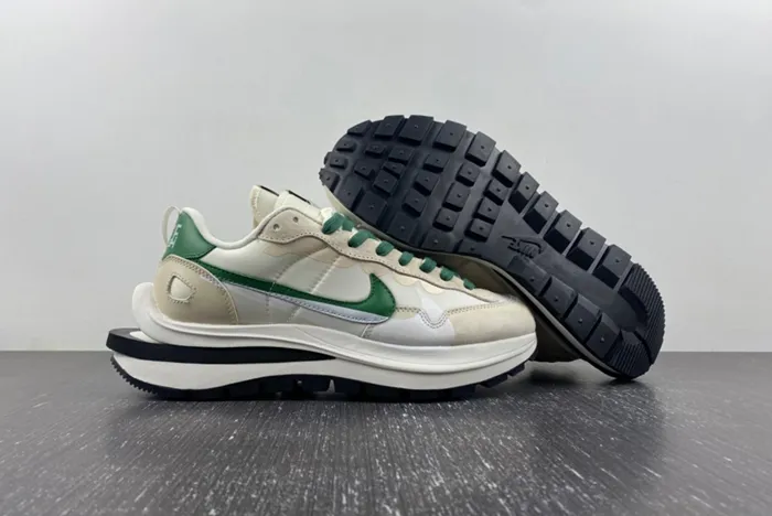 Sacai x VaporWaffle Tour Yellow DD1875-102