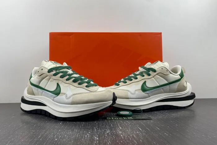 Sacai x VaporWaffle Tour Yellow DD1875-102