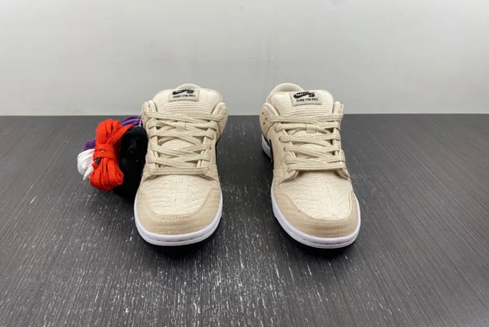 Albino & Preto x Nike Dunk SB Low FD2627-200