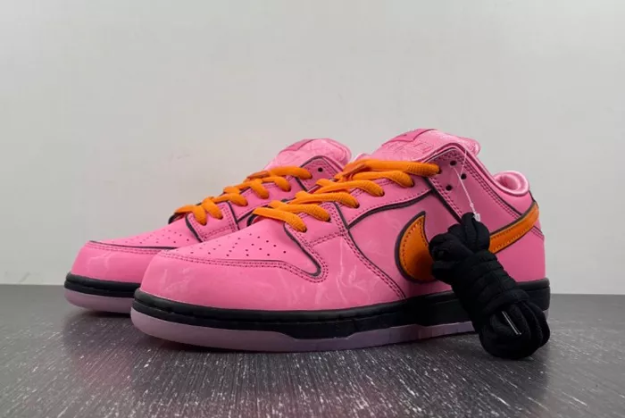 The Powerpuff Girls x Nike SB Dunk Low Blossom FD2631-600