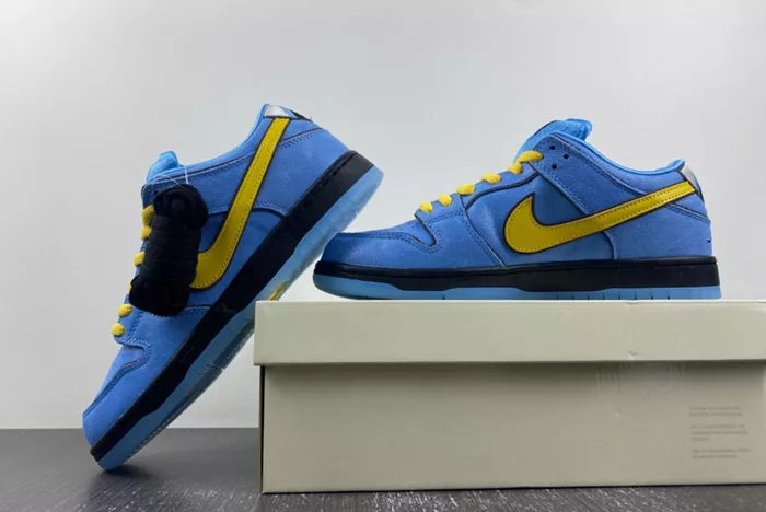 The Powerpuff Girls x Nike SB Dunk Low Bubbles FZ8320-400