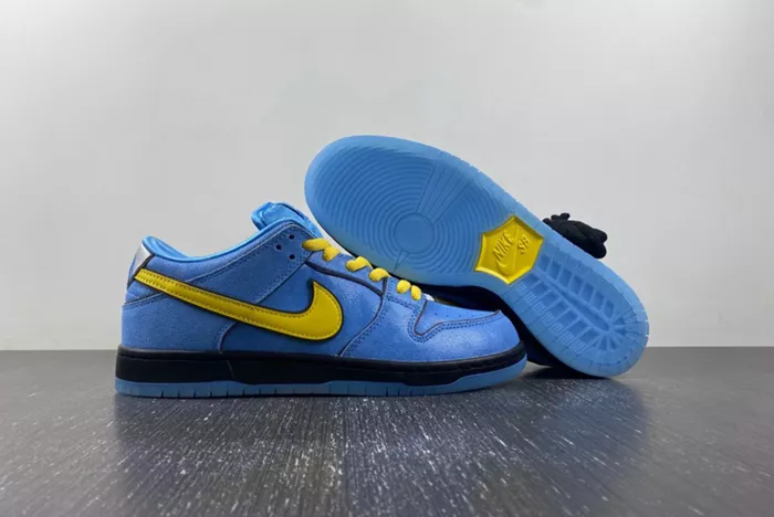 The Powerpuff Girls x Nike SB Dunk Low Bubbles FZ8320-400