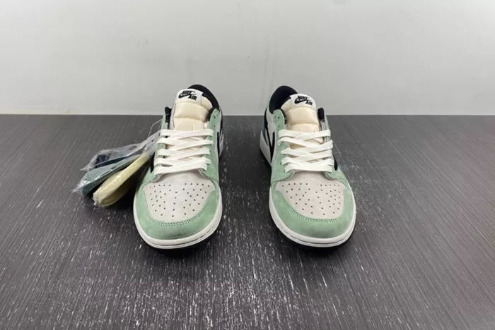 Travis Scott x Air Jordan 1 Low DM7866-813