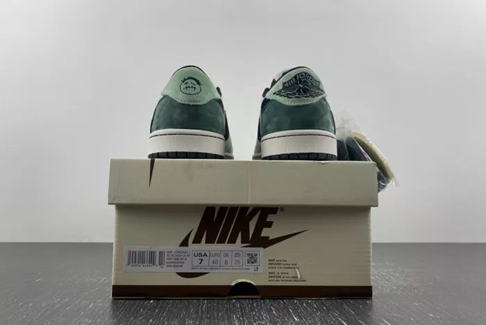 Travis Scott x Air Jordan 1 Low DM7866-813