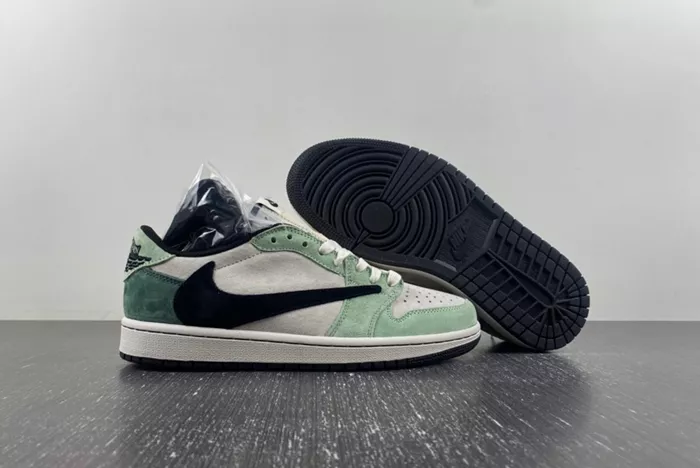 Travis Scott x Air Jordan 1 Low DM7866-813