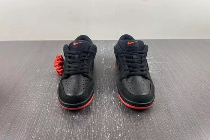 Nike Dunk SB Low TRD QS Pigeon 883232-008