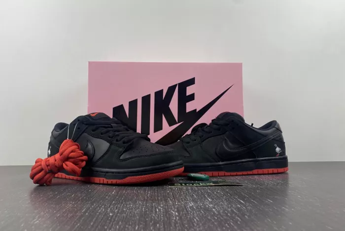 Nike Dunk SB Low TRD QS Pigeon 883232-008