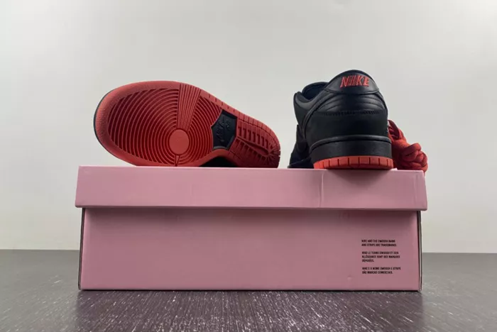 Nike Dunk SB Low TRD QS Pigeon 883232-008