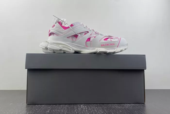 Ba*len*cia*ga -tracker 677402 w3rbw 1093