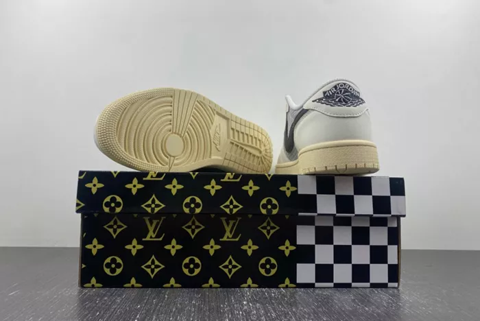 Air Jordan 1 Low Travis Scott DZ8866-192