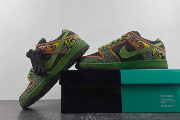Nike SB Dunk Low De La Soul 789841-332