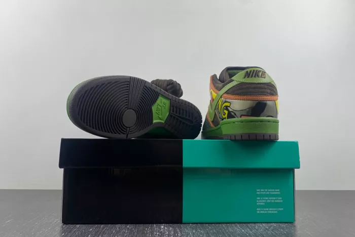 Nike SB Dunk Low De La Soul 789841-332