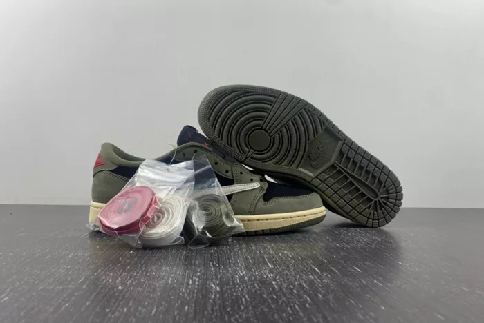 TS x AJ1 Travis Scott x Air Jordan 1 Low OG DM7866-002-1