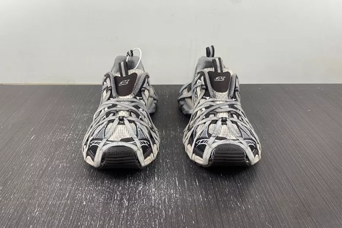 Ba*len*cia*ga phantom sneaker 778698 w3xll 0525